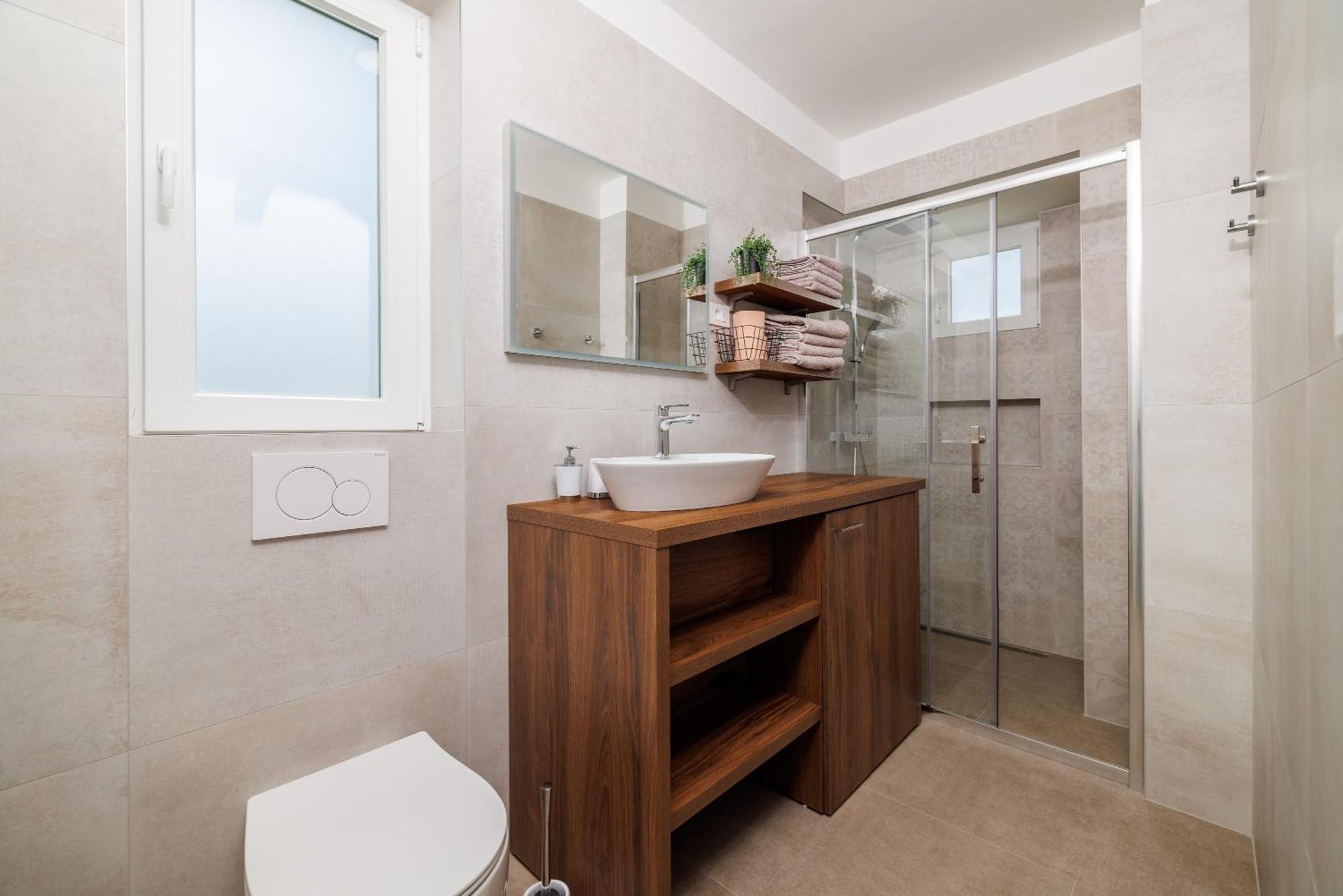 Apartmani Viktorija Jadranovo Ngoại thất bức ảnh