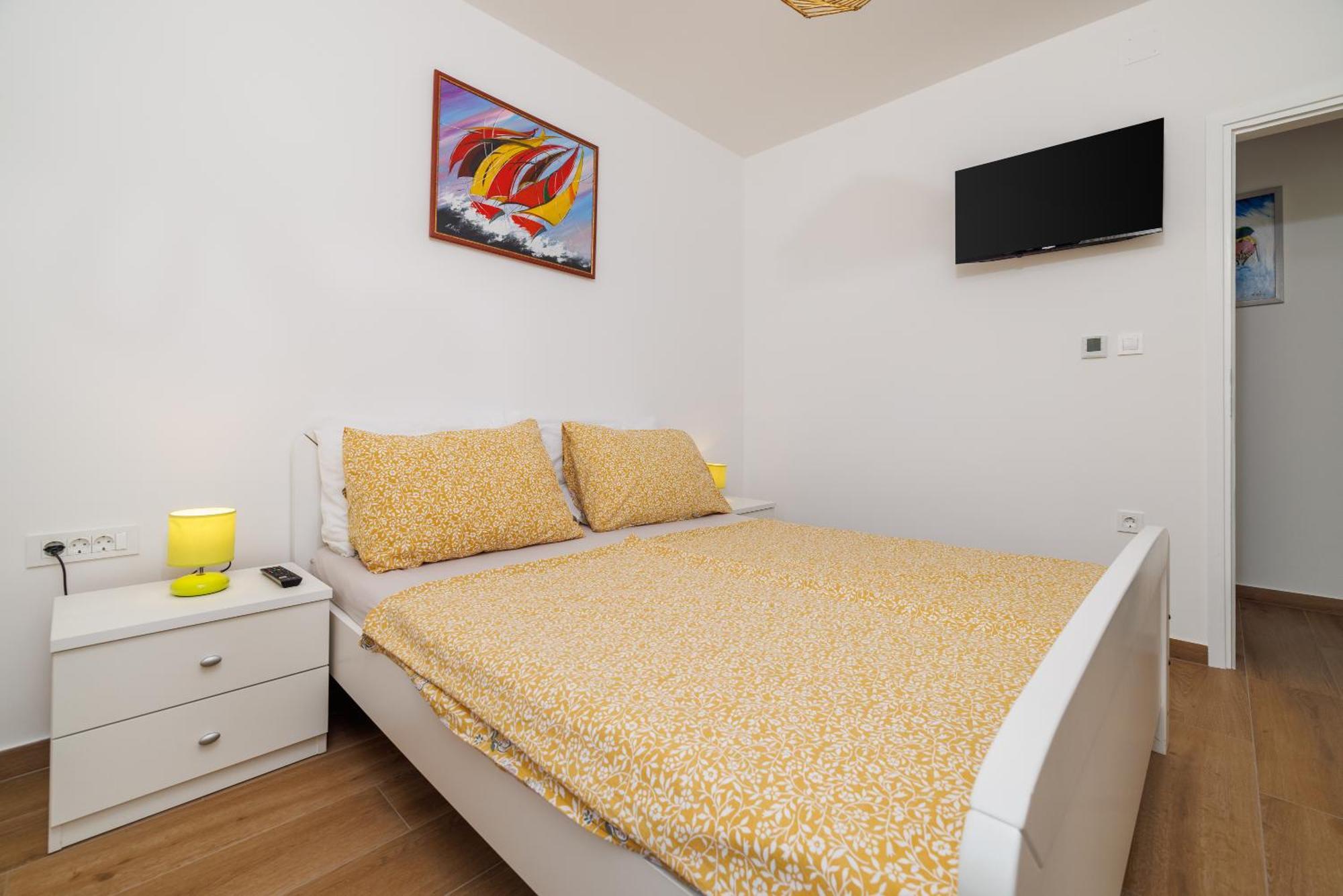 Apartmani Viktorija Jadranovo Ngoại thất bức ảnh