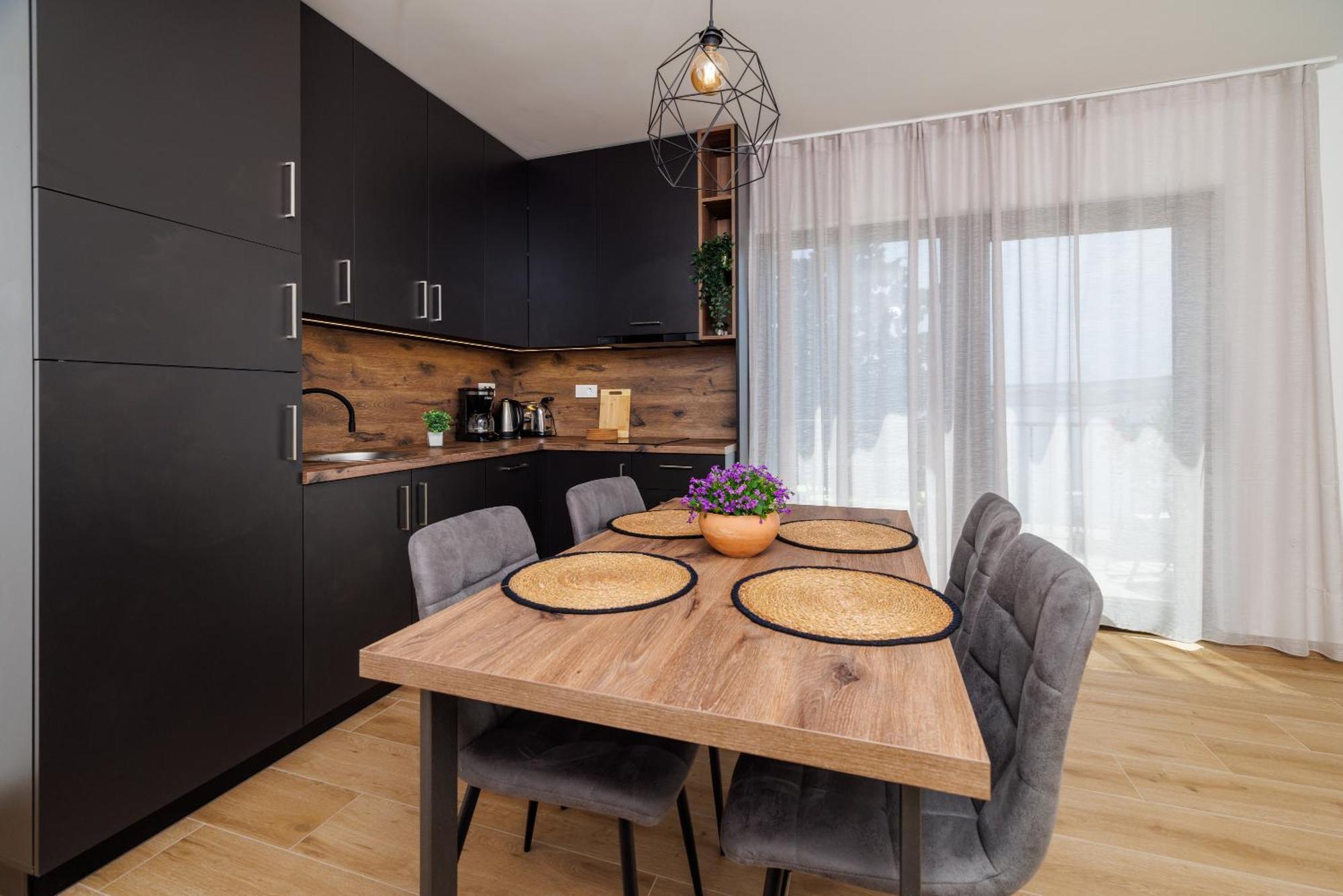 Apartmani Viktorija Jadranovo Ngoại thất bức ảnh