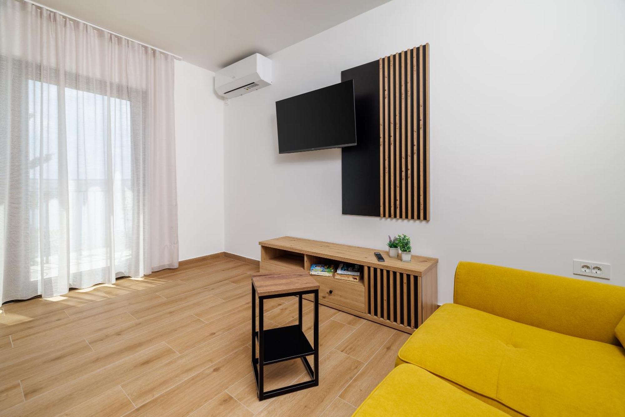 Apartmani Viktorija Jadranovo Ngoại thất bức ảnh