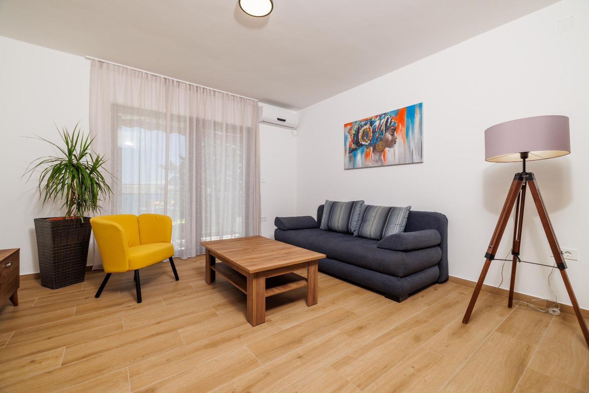 Apartmani Viktorija Jadranovo Ngoại thất bức ảnh