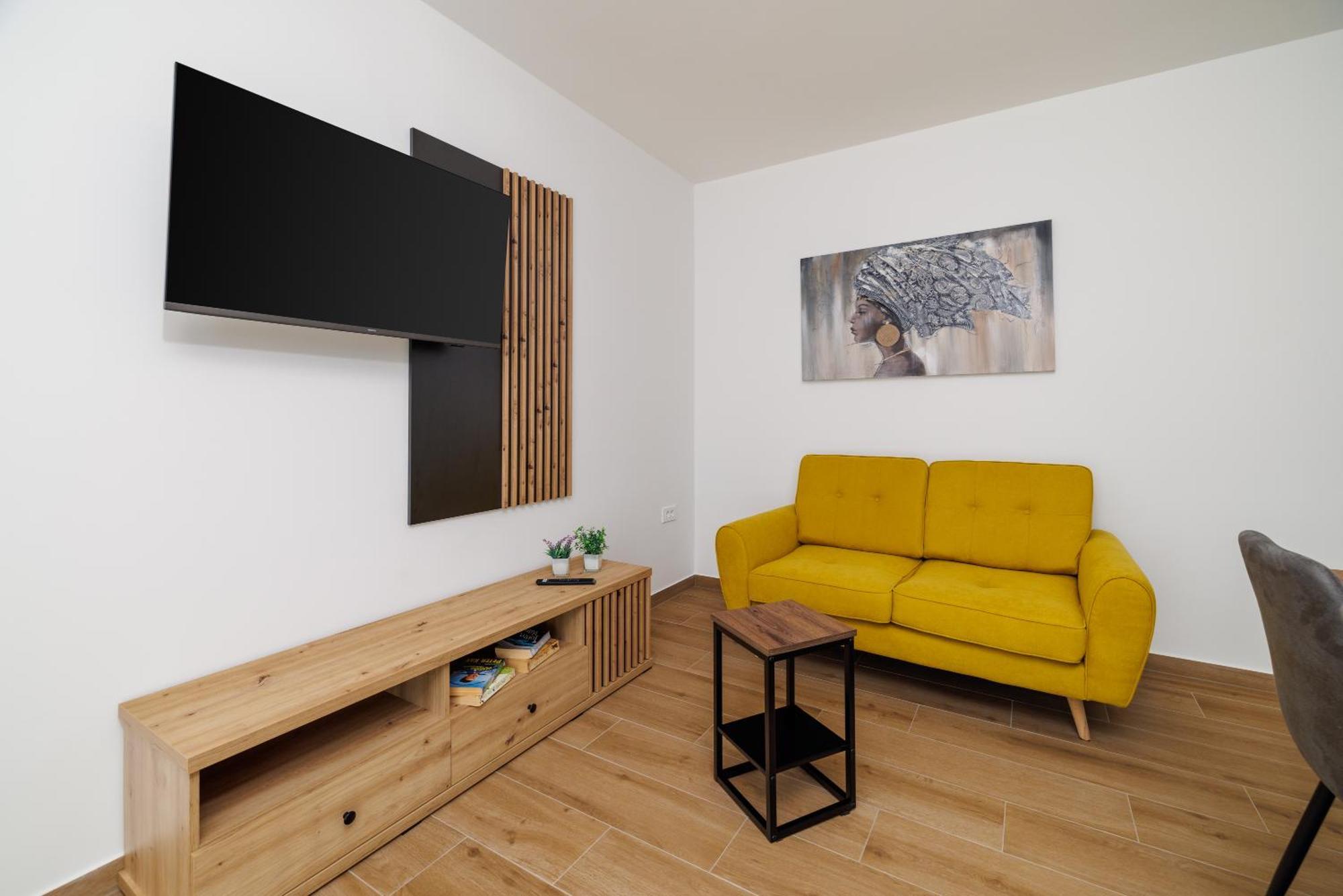 Apartmani Viktorija Jadranovo Ngoại thất bức ảnh