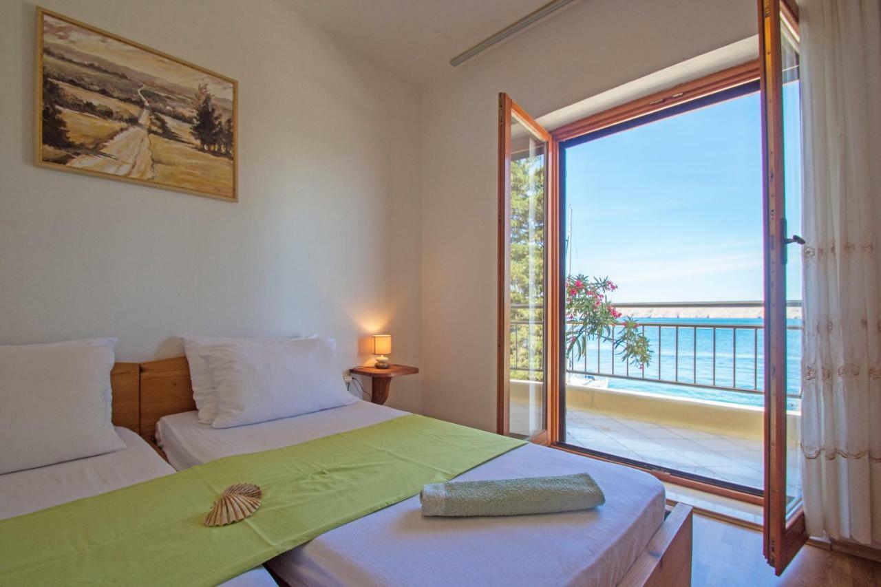 Apartmani Viktorija Jadranovo Ngoại thất bức ảnh